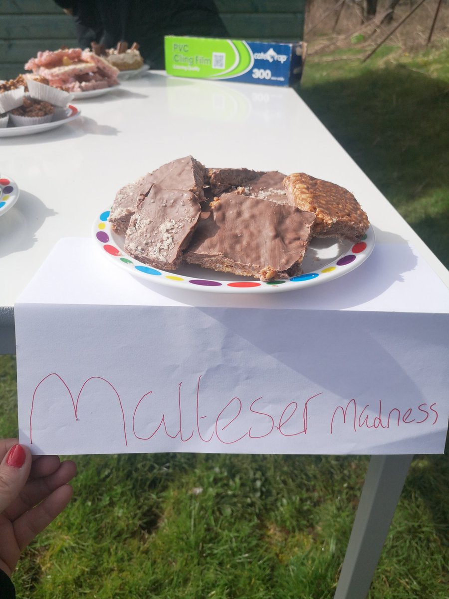 prz_ac's tweet photo. All of our wonderful No-Bakes ❤️😍 Mrs L and I are so proud of every one of you. https://t.co/tmjRp7cYMs