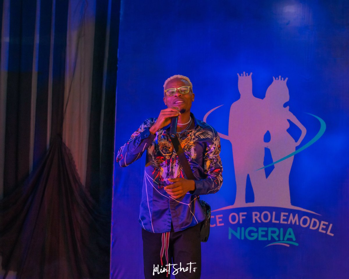itsayorh's tweet photo. They call me Ayorh. Stream my song so I can be happy, link on my bio. #Olamide #AprilFoolsDay #HappyNewMonth #LEKKILIES #ShallWeBegin #wizkidfc #GistMobileChallenge #Davido #sansa #JayZ #LoveCycleRemix #cupidtales #One #TwoSeconds #Burnaboy https://t.co/aeuZs9I5Jb