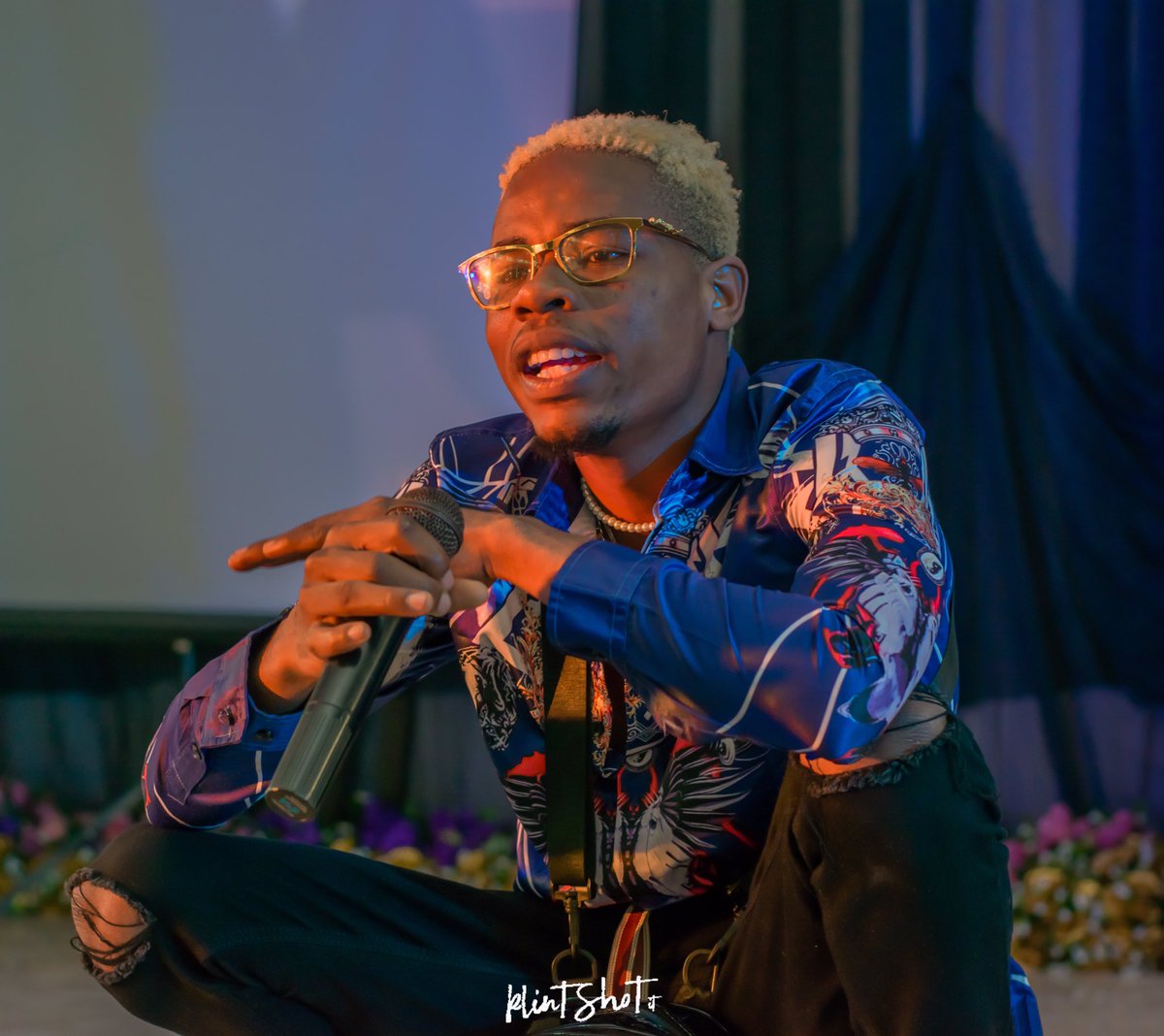 itsayorh's tweet photo. They call me Ayorh. Stream my song so I can be happy, link on my bio. #Olamide #AprilFoolsDay #HappyNewMonth #LEKKILIES #ShallWeBegin #wizkidfc #GistMobileChallenge #Davido #sansa #JayZ #LoveCycleRemix #cupidtales #One #TwoSeconds #Burnaboy https://t.co/aeuZs9I5Jb