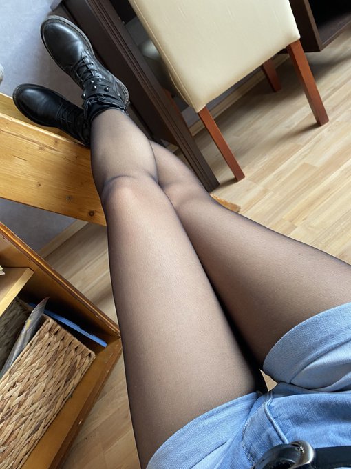 Puss in boots 😼💋 https://t.co/6o6ewk5GR0<a href="/tag/myfreecams"class="tags"><span>#myfreecams</span></a>