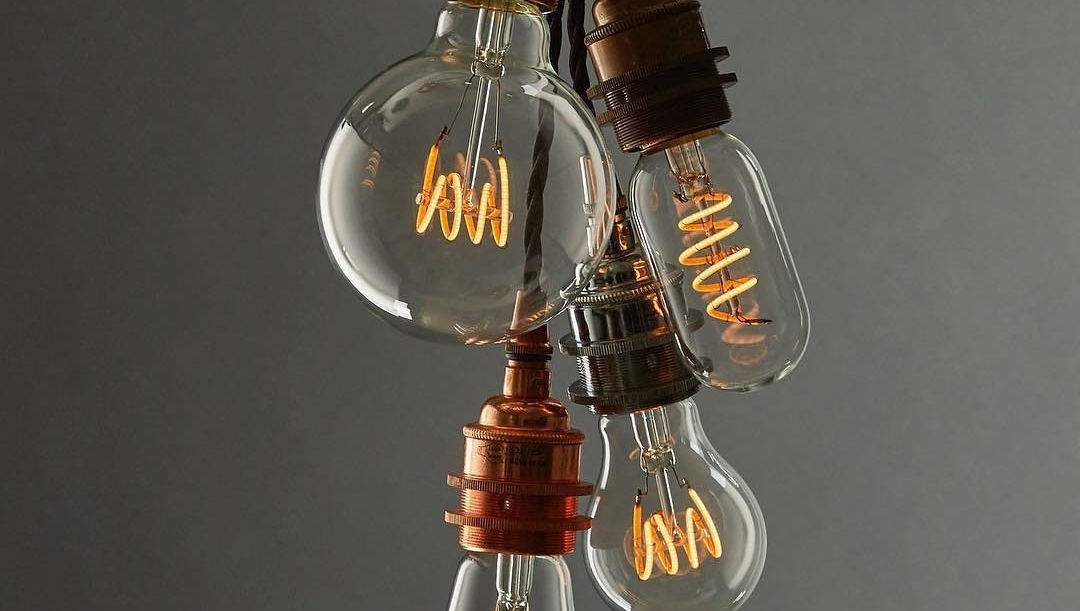 LumisonLighting's tweet photo. Happy Bulbs 😀 

Our bestselling range of flexible LED Filament bulbs. Available in lots of different shapes and sizes.
⠀
#ledfilamentbulb #lumisonlighting #brightideas✨ https://t.co/eJrtYY1vIS