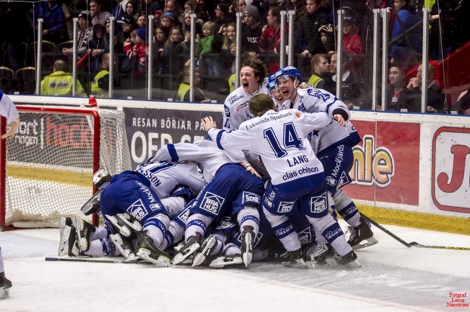 Superstars_nu's tweet photo. 1 April, för evigt ett datum som vi Leksingar kommer minnas! Den sjukaste av alla säsonger, den magiska upphämtningen, den osannolika avslutningen!
Glad Påsk alla Leksingar!
#LTJD #leksandsif #leksandsuperstars https://t.co/vqzXcChIbf