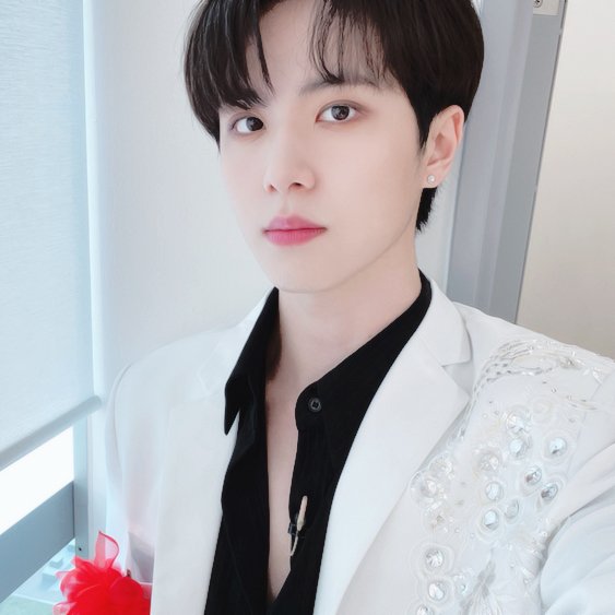 officiaIwei's tweet photo. · ¡ @s. +onə ⠀ ❜ bōчs .\ 𝗸𝗮𝘆𝗹𝗲 🎧 plᥲч ⋗ 𝕝𝕚𝕤𝕥 up . dᥲtᥱ ** #ROCKETSTREAM !
En esta casa amamos a mis novias y como el fan #1 las busqué por cielo mar y tierra hasta que me firmaron mi lindo álbum. Bouncy SOTY. https://t.co/W8fT3g59jR