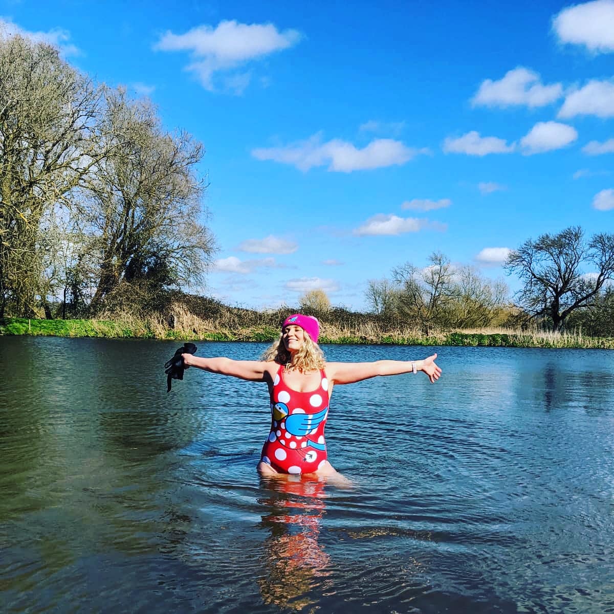 We hope you're enjoying the sunshine even half as much as one of our Cambridgeshire flock admin Elise rocking the Bluetit swimsuit ☀️🙌