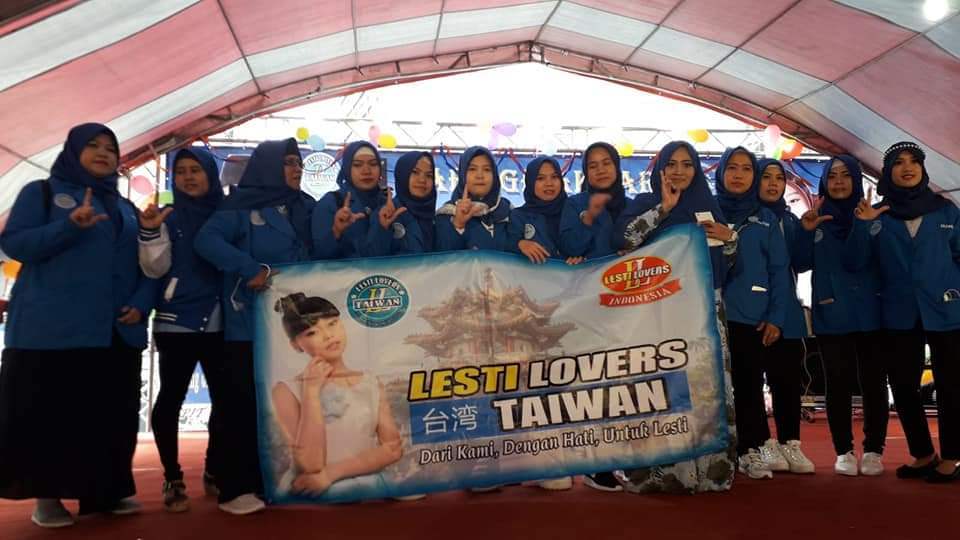 Mna nich suaranya pasukan <a href="/LL_Taiwan/">Lestilovers Taiwan</a> yu kt bs kompak selamanya selalu buat ksyngn dd <a href="/Lesti_Jenong_DA/">Lestykejora</a> dukung karya2 nya, dan bimillah but lagu barunya
#BismillahCintaUnguLesti 
<a href="/UNGU_Tweet/">UNGU Official Tweet</a> <a href="/TrinityOptimaP/">Trinity Optima Production</a>