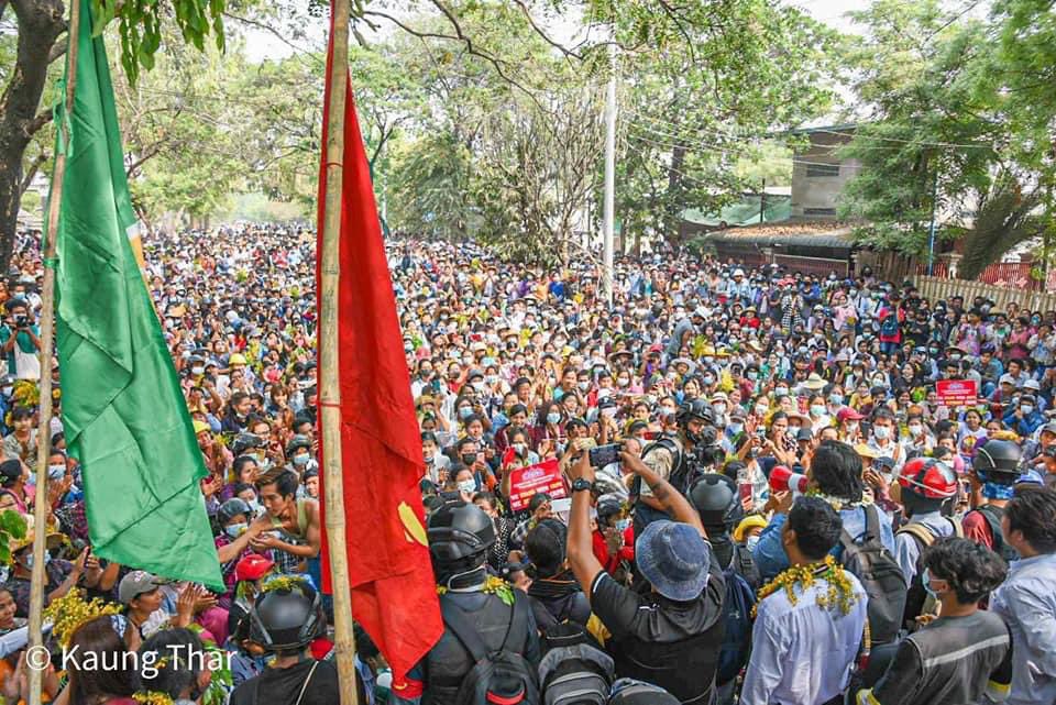 You go, #Monywa! 💪🏼 Please April, along with beautiful padauks bring us democracy. 🙏🏼 #WhatsHappeningInMyanmar #Apr1Coup