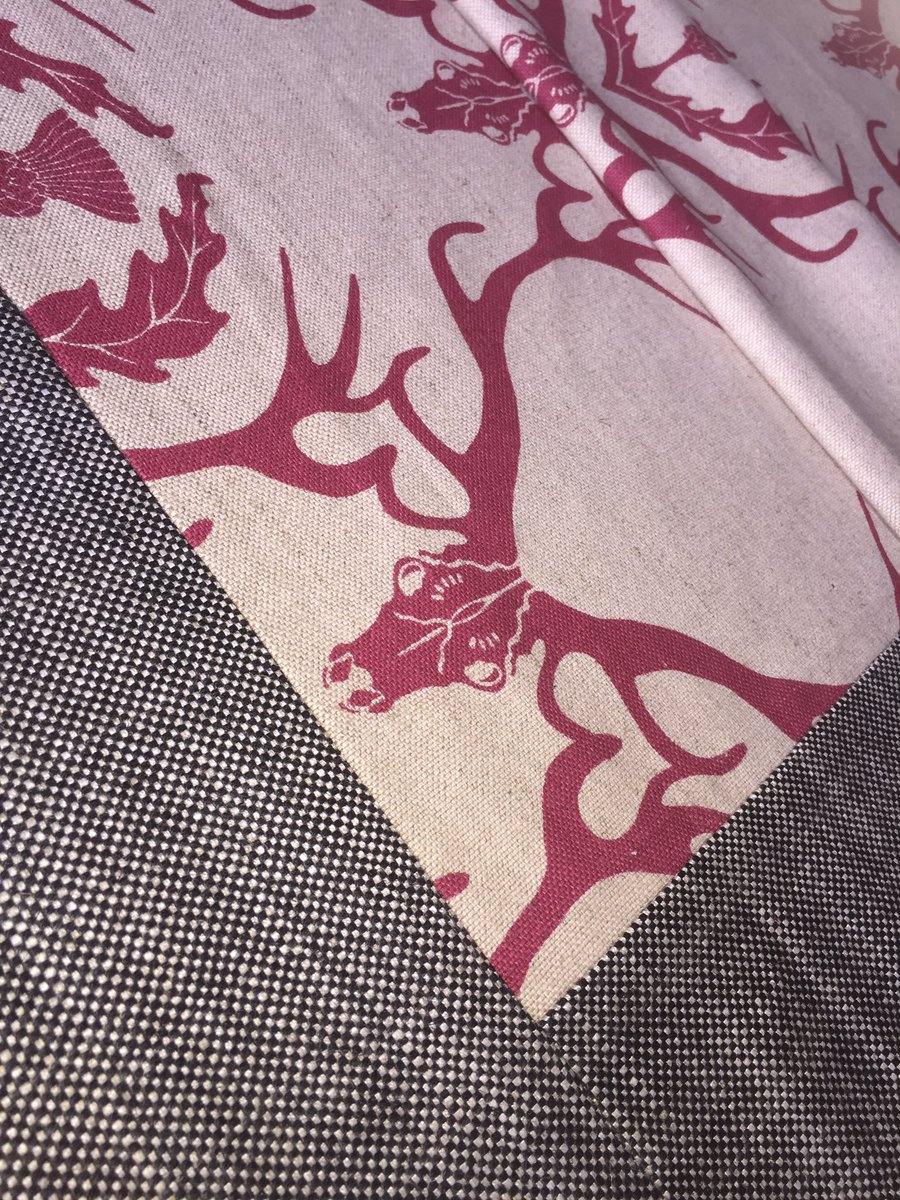 When a fabric is _so_good it needs a frame. Blinding!@stkewinn <a href="/BarnebyGates/">Barneby Gates</a> <a href="/Ian_Mankin/">Ian Mankin</a> 
 #interiordesign #cornwallinteriors #interiors #restaurants