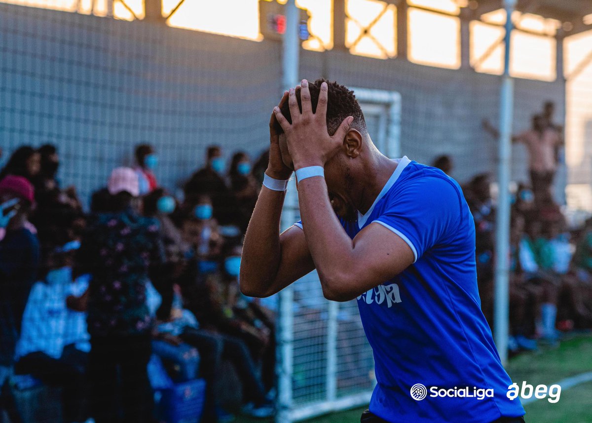 SociaLigaFL's tweet photo. #FireFive from #GlockFC, captained by @iwilsonnonny, the only team that failed to register a single goal despite playing two matches at the #LigaSFL anniversary. Toothless
#tbt #throwback https://t.co/mIQQUp6JNJ