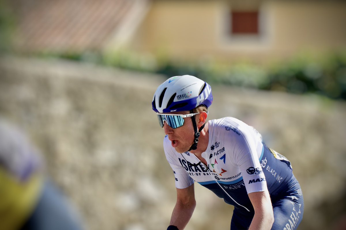 NSNCyclingTeam's tweet photo. @DanMartin86 first return to the Giro after his heartbreaking crash in Belfast 7 years ago
Dan Martin: It feels like I am a neo-pro again
#Giro #ISNextChapter #YallaISN https://t.co/AMIJaUsPlh