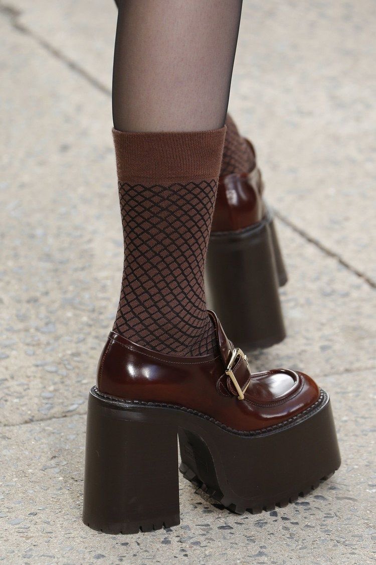 onIyest's tweet photo. and when I’ll be able to buy these type of shoes then what https://t.co/alWSAN0MLJ