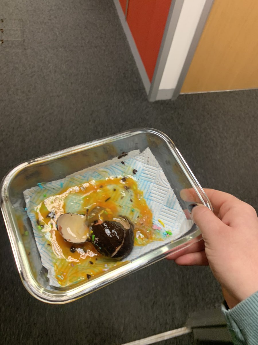charleywatts97's tweet photo. Classic April fools pulled off successfully “cheesecake chocolate eggs” https://t.co/x8ajXhumVf