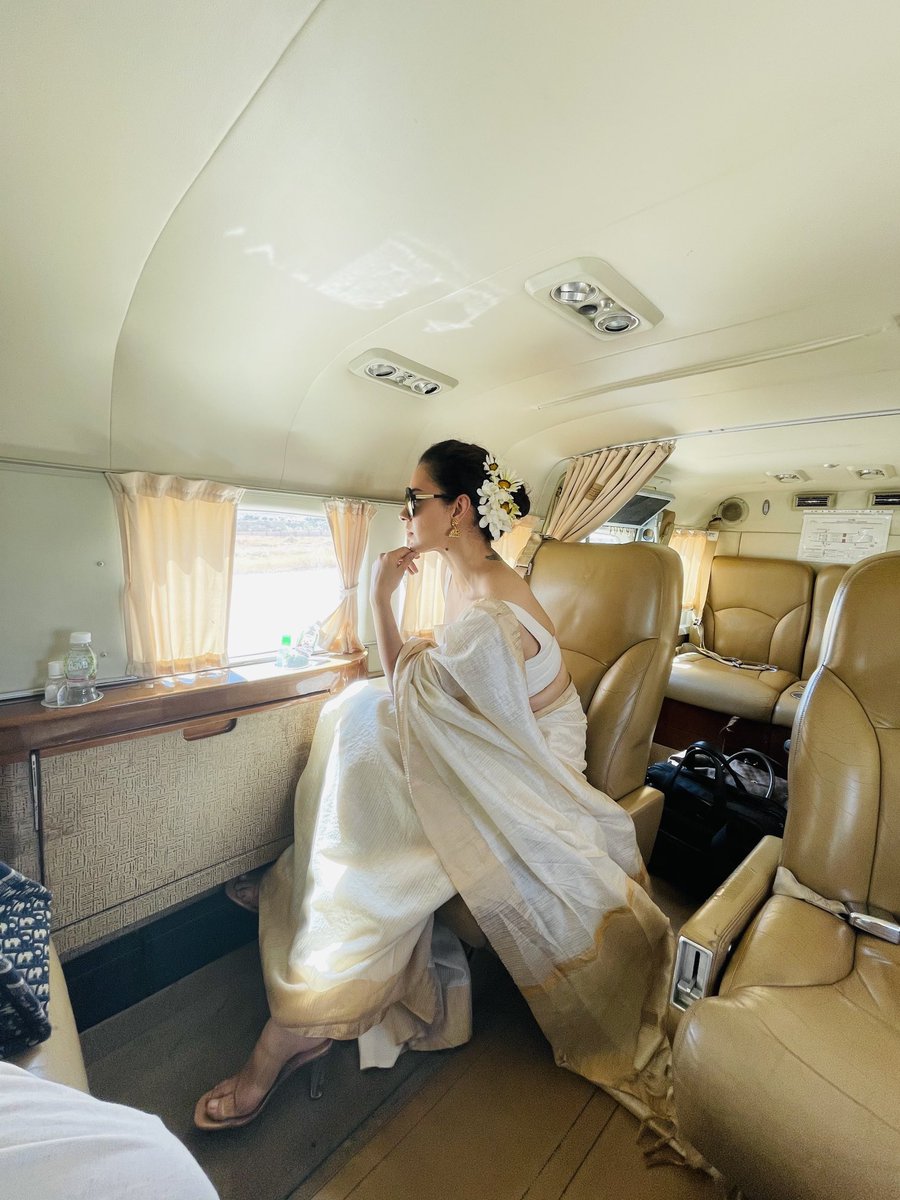 KanganaTeam's tweet photo. Enroute Udaipur.... to meet my most special person ❤️ https://t.co/gPYOqakouD