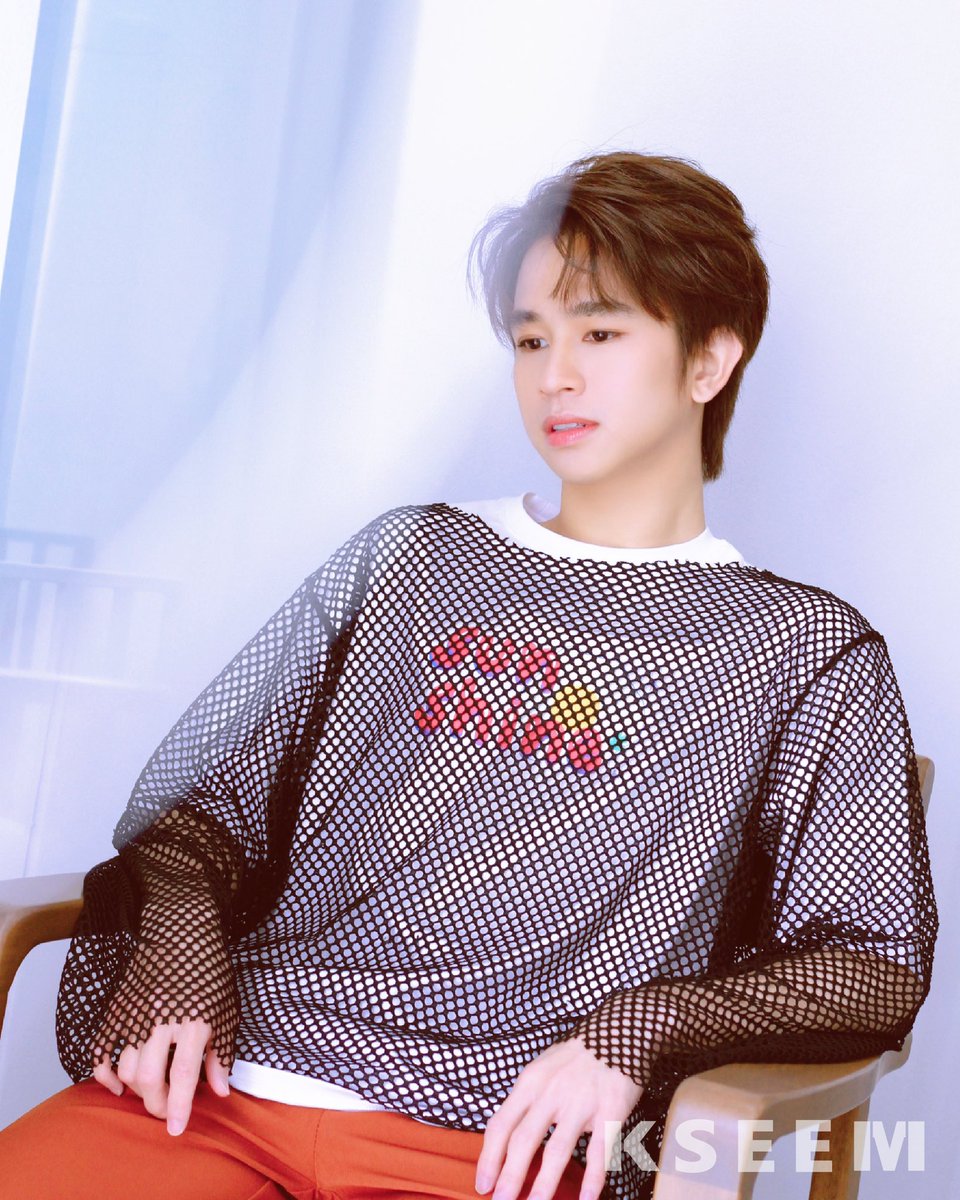 KseemOfficial's tweet photo. K SEE M — SUMMER Collection 
“SUNSHINE” ✨☀️

T-shirt — 490 THB

Order Now > https://t.co/Ro2xLkfO86

#KSEEMxFLUKE https://t.co/Nf3lXuCXk1