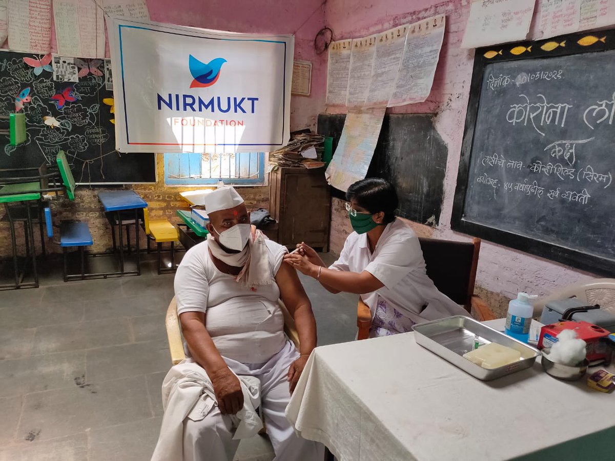 NirmuktF's tweet photo. 64 #Punekars #vaccinated in #Perne village today with the support of our volunteers! 
We urge all 45+ citizens to kindly walk-in to the nearest #vaccinationcentre from 3pm onwards &amp; #GetVaccinated today! Also, encourage your friends &amp; family!
#VaccinesSaveLives #PuneFightsCorona https://t.co/RcuoHux5Ku