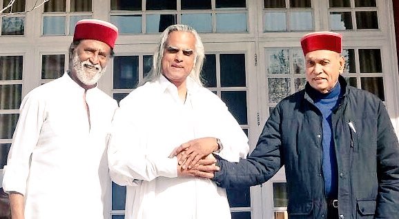 DhumalHP's tweet photo. सुप्रसिद्ध अभिनेता श्री रजनीकांत जी को फिल्म जगत के प्रतिष्ठित ‘दादा साहेब फाल्के पुरस्कार’ से सम्मानित किये जाने की घोषणा पर उन्हें हार्दिक बधाई एवं शुभकामनाएँ। @rajinikanth https://t.co/P7qx5rtdpC