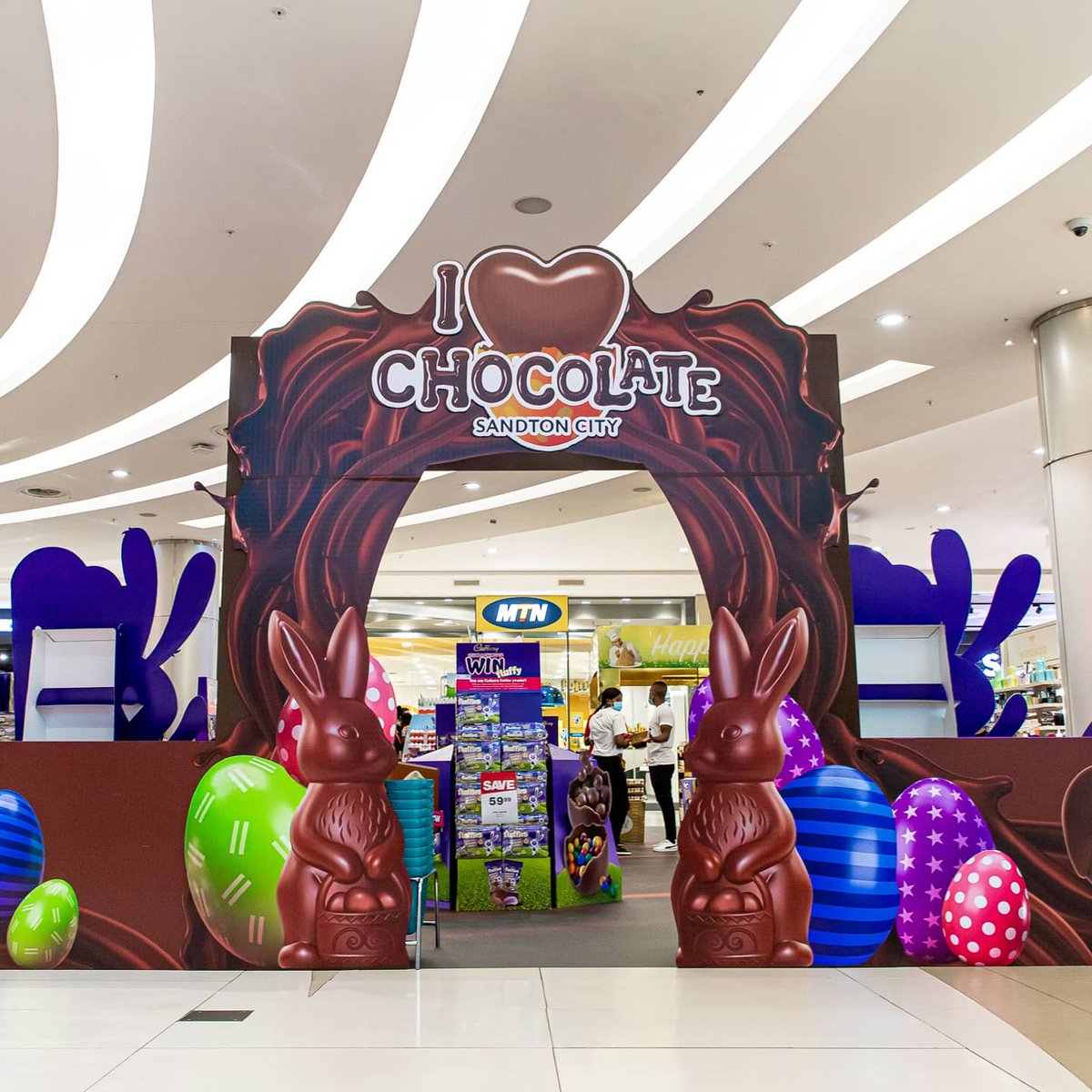 SandtonCity's tweet photo. Join Sandton City and @CheckersSA in the Centre Court for the I ❤ Chocolate #WorldOfChocolate to delight in the wonder of chocolate. 

The World of Chocolate will be trading from 9AM – 6PM on Friday, Sunday and Monday and from 9AM – 8PM on Saturday. 

#IconicSandtonCity #Easter https://t.co/AskoBluyNh