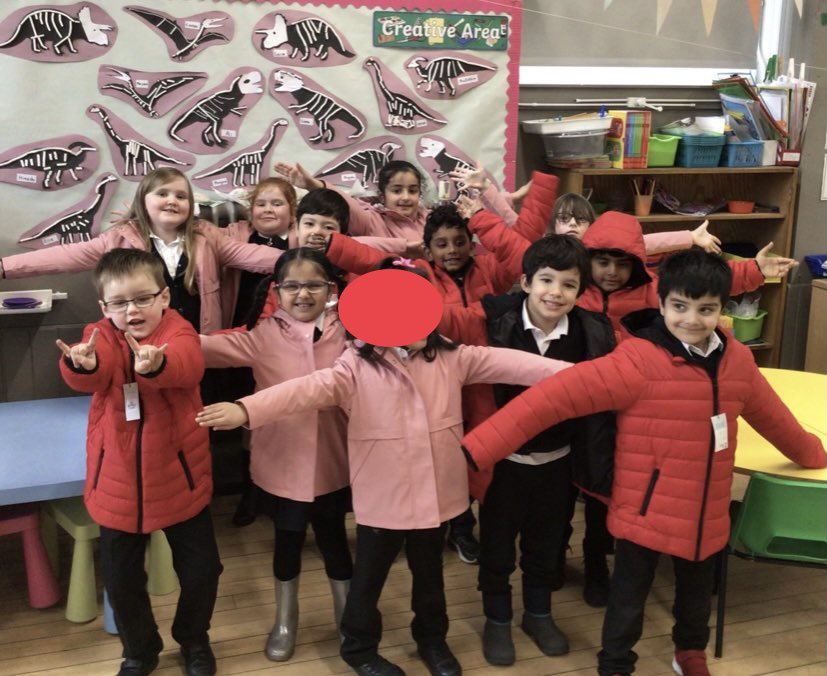 DHTLorne's tweet photo. More thanks to @CaringCity! This time from @P1bLorneSt 😃. Thank you for our lovely jackets 👍🏼💙💛@LorneStreetPS https://t.co/cJe0TU5Dx4