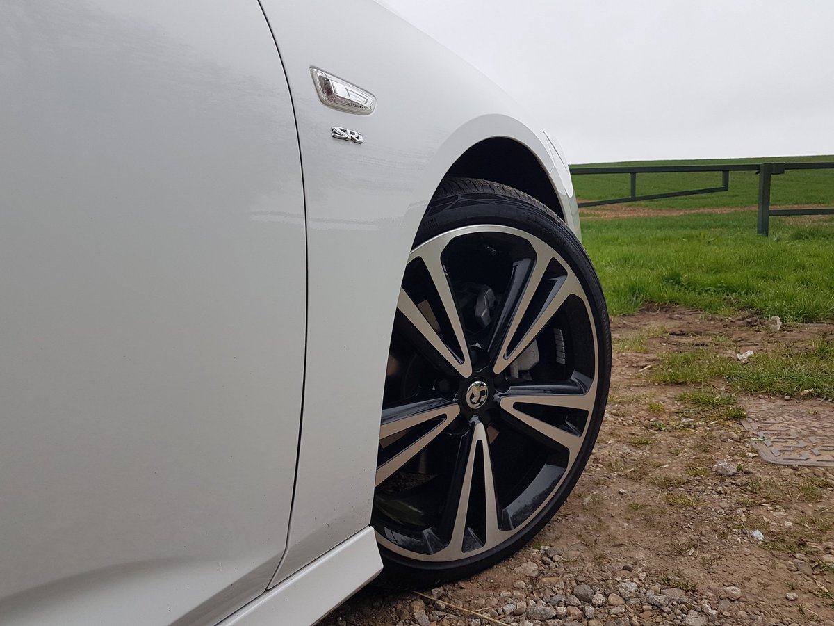 MttRbnsn's tweet photo. 2021 car No.16: @VauxhallPR #Insignia #SRi #VXLine #Nav. £33,525 OTR. Rivals: Superb, Passat, Mondeo, Camry, 508. First impression: Spot the differences on the modest facelift. https://t.co/0ESmnTjFvy
