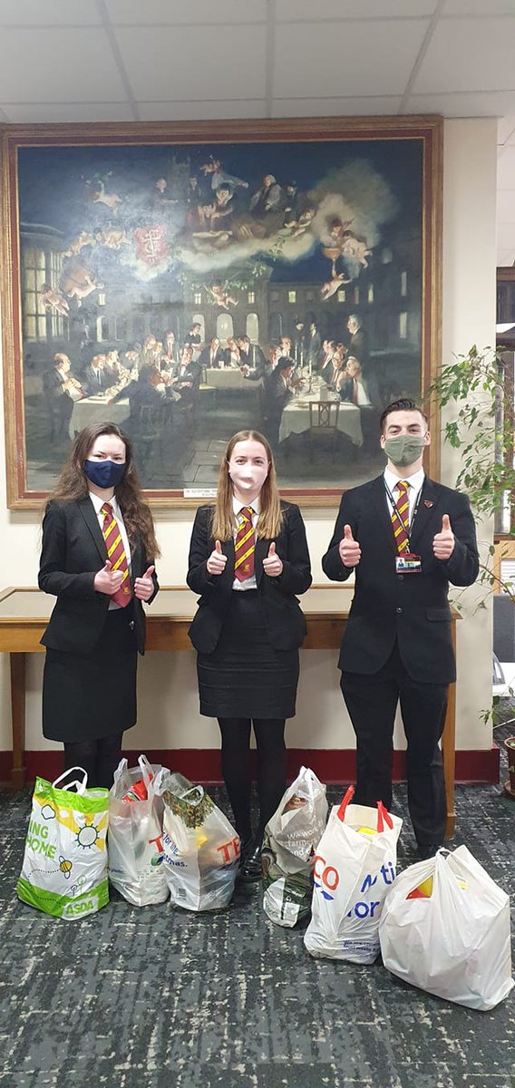 CryptSixth's tweet photo. Huge thanks to our #CryptStudentExecutive team who have put together food hampers for the community again for the Easter holidays. Thank you to everyone who donated items ❤ 
Have a great Easter break! #CryptSixthForm https://t.co/9navNqSIaB