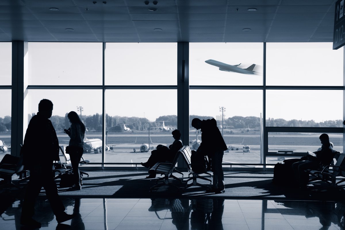 OPTIMIZING PASSENGER PROCESSING FOR FUTURE AIRPORTS! Read in our blog post which key aspects are important for the operational efficiency of future airports:#connectivity #automation of #airport IT combined with #passengerflow optimization #HOPEFORAIRPORTS bit.ly/3rFUgfC