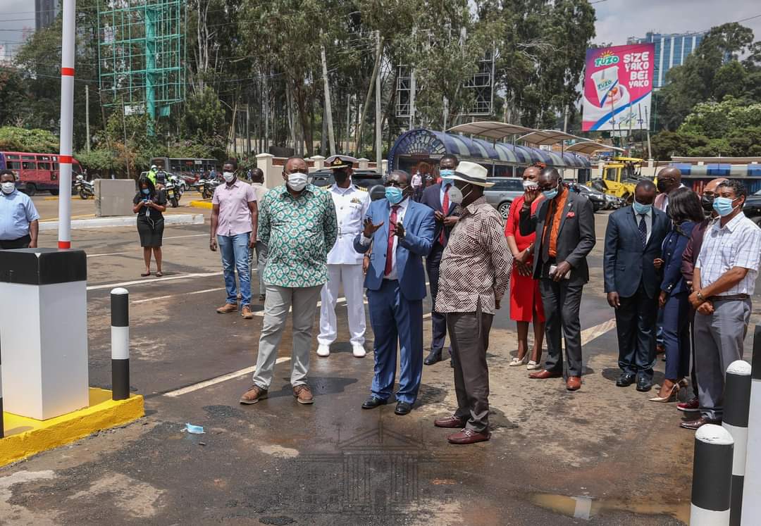 Frontliner_Ke's tweet photo. Happening now: Raila Odinga with his younger brother inspecting projects in Nairobi. https://t.co/EL6dMA744p