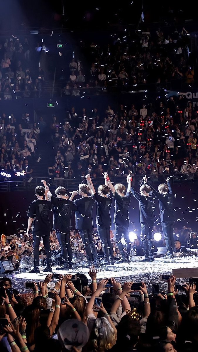 btsmani07's tweet photo. 보고픔이 쌓여 그리움이 되고  그리움이 짙어져 보고픔으로 되돌아오는구나
맘 속에만 담아도 넘치는 존재인데 
나는 오늘도 욕심을 내본다
진정 바라면 이루어진다고 했던가
너희들이 너무 보고싶다
아미밤 흔들면서 서로가 서로의 빛이 되는 순간을 꼭 보고싶다💜

#AlwaysWithBTS @BTS_twt https://t.co/XiJH172Ntc