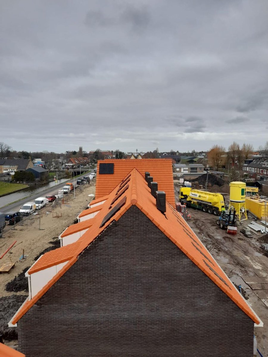 SLOOP NIEUWBOUW <a href="/EigenHaard/">Eigen Haard</a> bouwt @lokhorstBO 63 gasloze woningen in Aalsmeer. De iCEM-i en iCEM-P (plat dak) verzorgen het gezonde en comfortabele binnenklimaat van de woningen. De bestaande woningen zijn gesloopt. 

#nom #energietransitie #klimaatakkoord #energiemodule