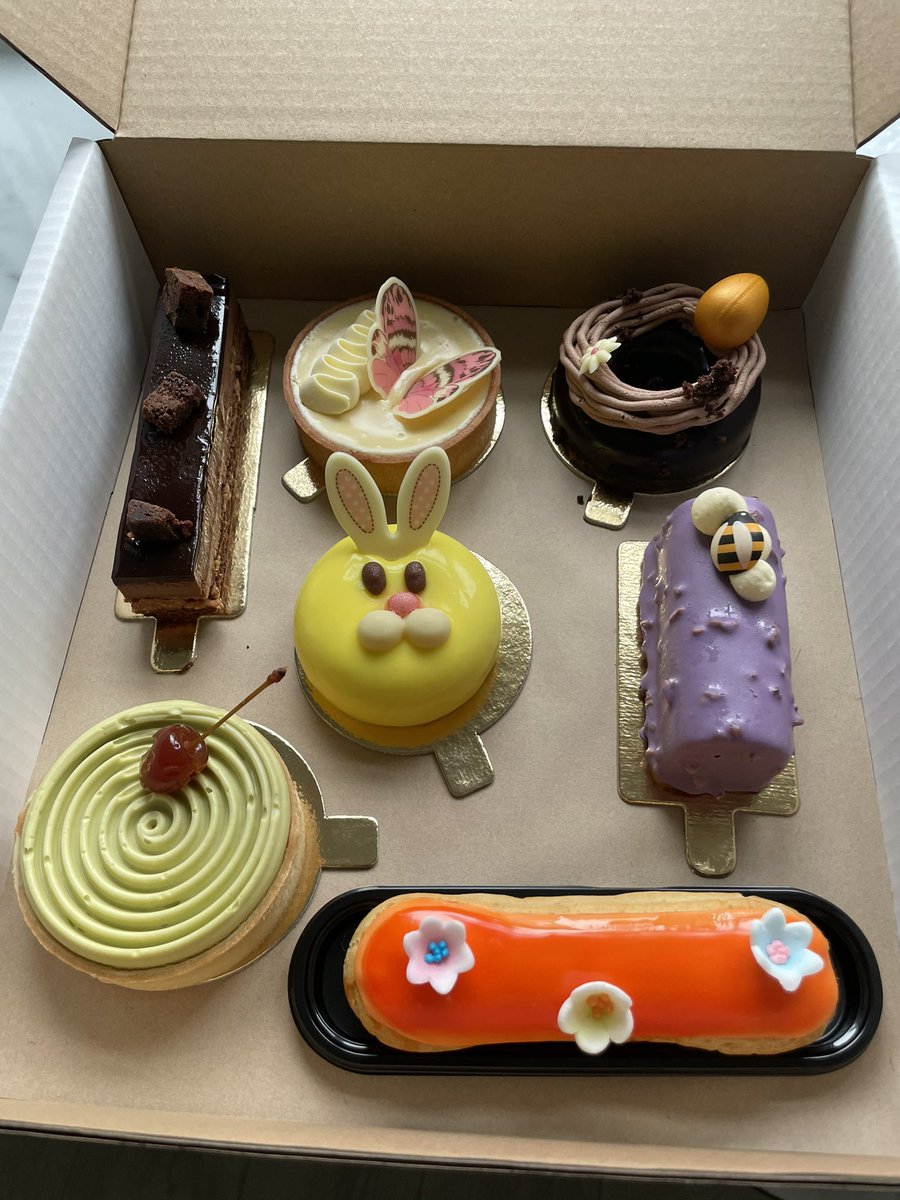 The Easter bunny (in the form of <a href="/LePatissier1/">Robert</a>) just arrived 🤤