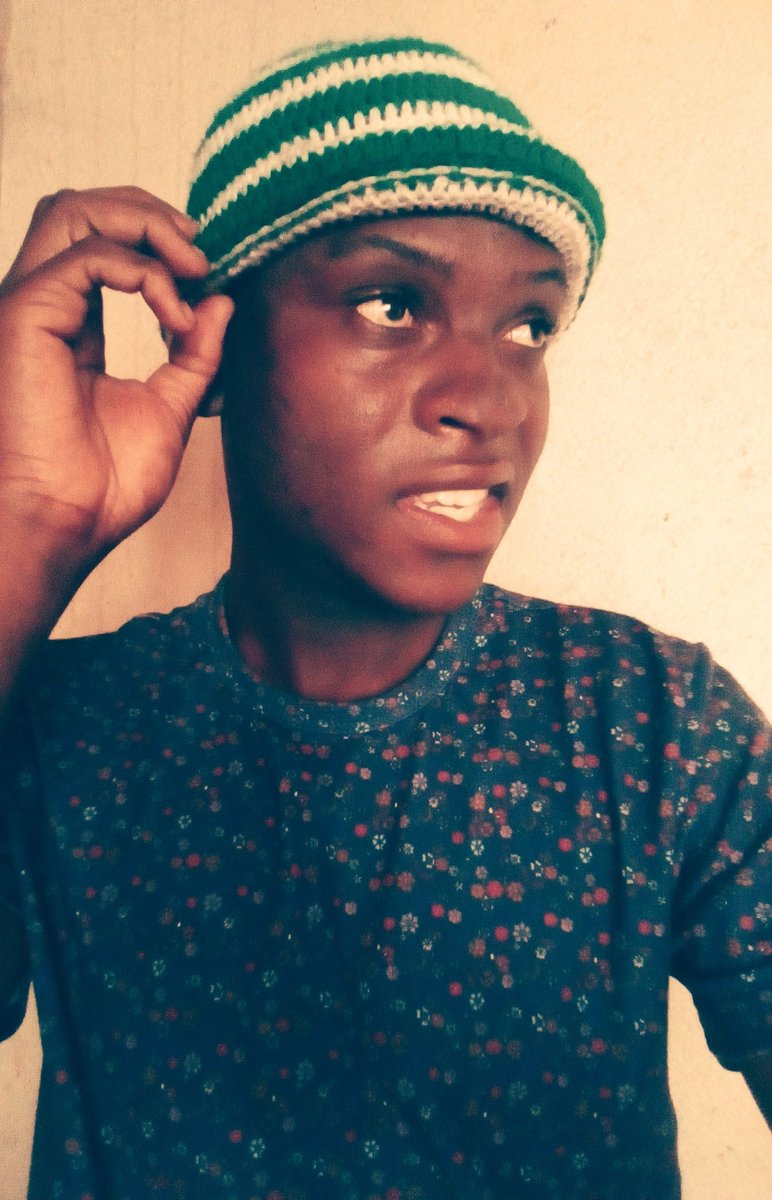 Kokzitoo's tweet photo. We're selling 100% proudly hand-made 🙌 hat for only R30.Get yours too!

📸 @Nkgapele6 

#GreenAndwhite #Lessprice #Handmadehat #Handsarewealth #Diatlakelehumo #Hat https://t.co/fTEyBvThQo