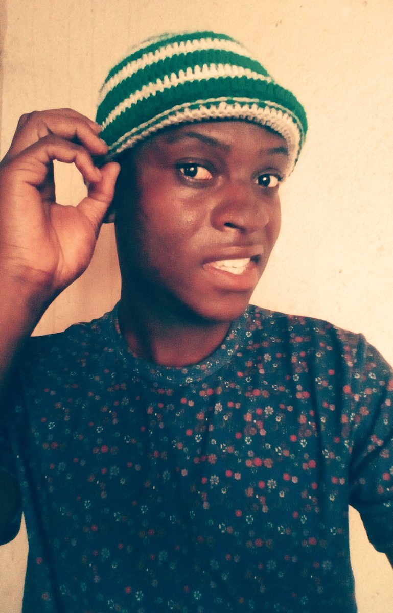 Kokzitoo's tweet photo. We're selling 100% proudly hand-made 🙌 hat for only R30.Get yours too!

📸 @Nkgapele6 

#GreenAndwhite #Lessprice #Handmadehat #Handsarewealth #Diatlakelehumo #Hat https://t.co/fTEyBvThQo