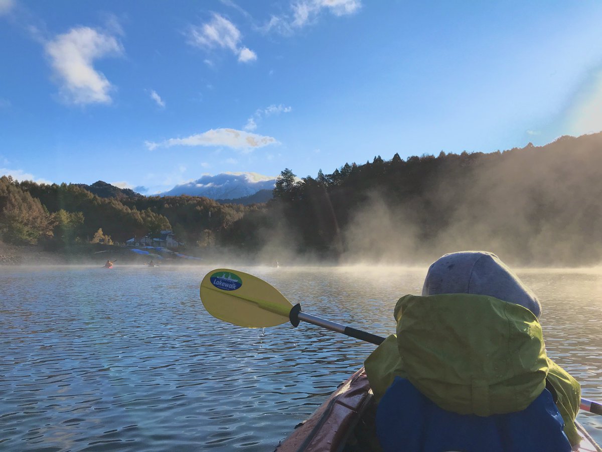 flapminakami's tweet photo. これは秋の写真ですが、冬が終わりカヌーのシーズン。
みなかみ町で雪残る山を眺めながら、美しい自然を楽しむのはいかが?
#conoe #minakami #spring https://t.co/cffsVn7HJT