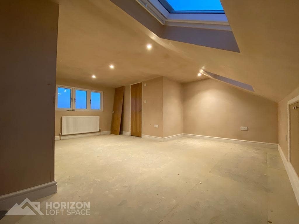 LoftHorizon's tweet photo. Another amazing loft completed & ready for decoration in Brierley Hill. Such a bright space thanks to the large @velux window! ☀️🏘️☀️#horizonloftspace #loftconversion #masterbedroom #veluxwindows #veluxcertifiedinstaller #trustmark #homeimprovements #dontmoveimprove https://t.co/HIeO1RT2yd