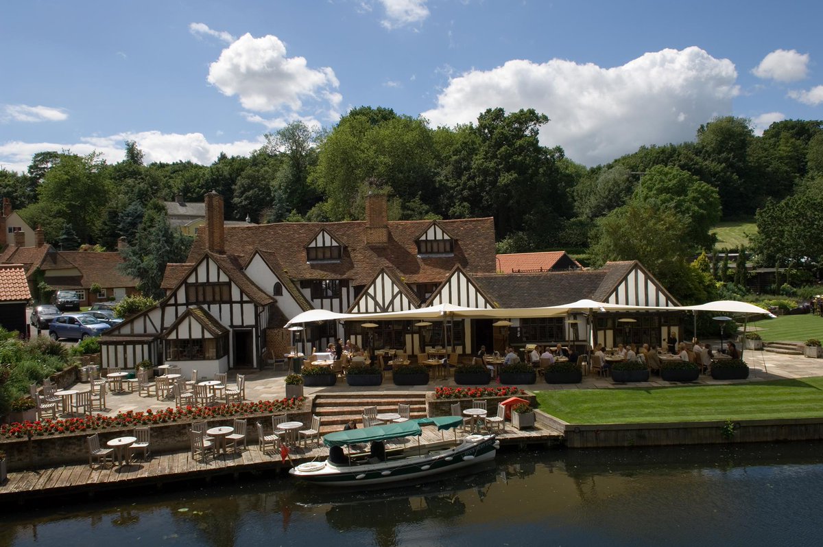 East Bergholt CC (@eastbergholtcc) on Twitter photo 🍾New Rewards Added🍾
To redeem please visit;
crowdfunder.co.uk/east-bergholt-…
Once again we could not do this without the fantastic support of local businesses a huge thanks to both Steve O'Leary <a href="/MarquisSuffolk/">The Marquis</a> and Paul Milsom @Maison_Talbooth for their support. 🍾New Rewards Added🍾
To redeem please visit;
crowdfunder.co.uk/east-bergholt-…
Once again we could not do this without the fantastic support of local businesses a huge thanks to both Steve O'Leary <a href="/MarquisSuffolk/">The Marquis</a> and Paul Milsom @Maison_Talbooth for their support.