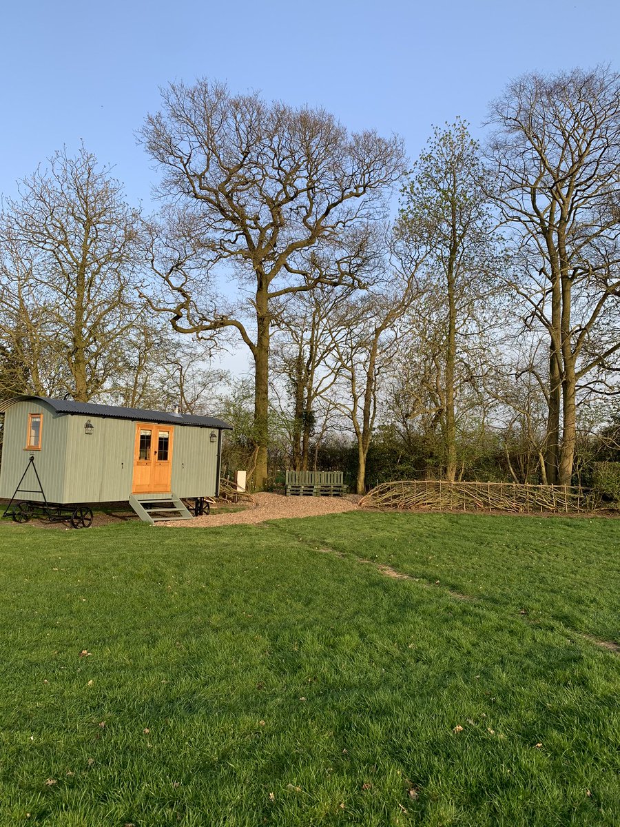 N_ShepherdsHuts's tweet photo. Yesterday the ground force team (aka dad and myself) set about laying new wood chip down.

We also created a new woodland walk way from the car park. 

#ukholidays #ukstaycation2021 #staycation2021 #travelblogger #travelling #glampingleicestershire #shepherdshutuk #shepherdshut https://t.co/gbKV3fI64E