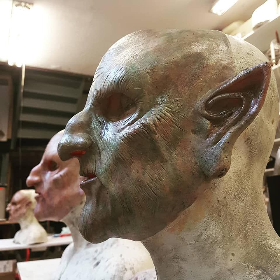 PhoenixEffectFX's tweet photo. WIP #latexpainting by Alex Nicol 😱🧟‍♂️🧟‍♀️
#latexmask #halloweenmask #goblin #gobelin #maskcollector #creepymask #sfx #practicalfx #claysculpting #creatureartist #creaturedesigner #sfxartist #effetspeciaux #creaturefx #alexnicol #phoenixeffectstudio #monstershow #rouenart https://t.co/6l0gCj2FXt