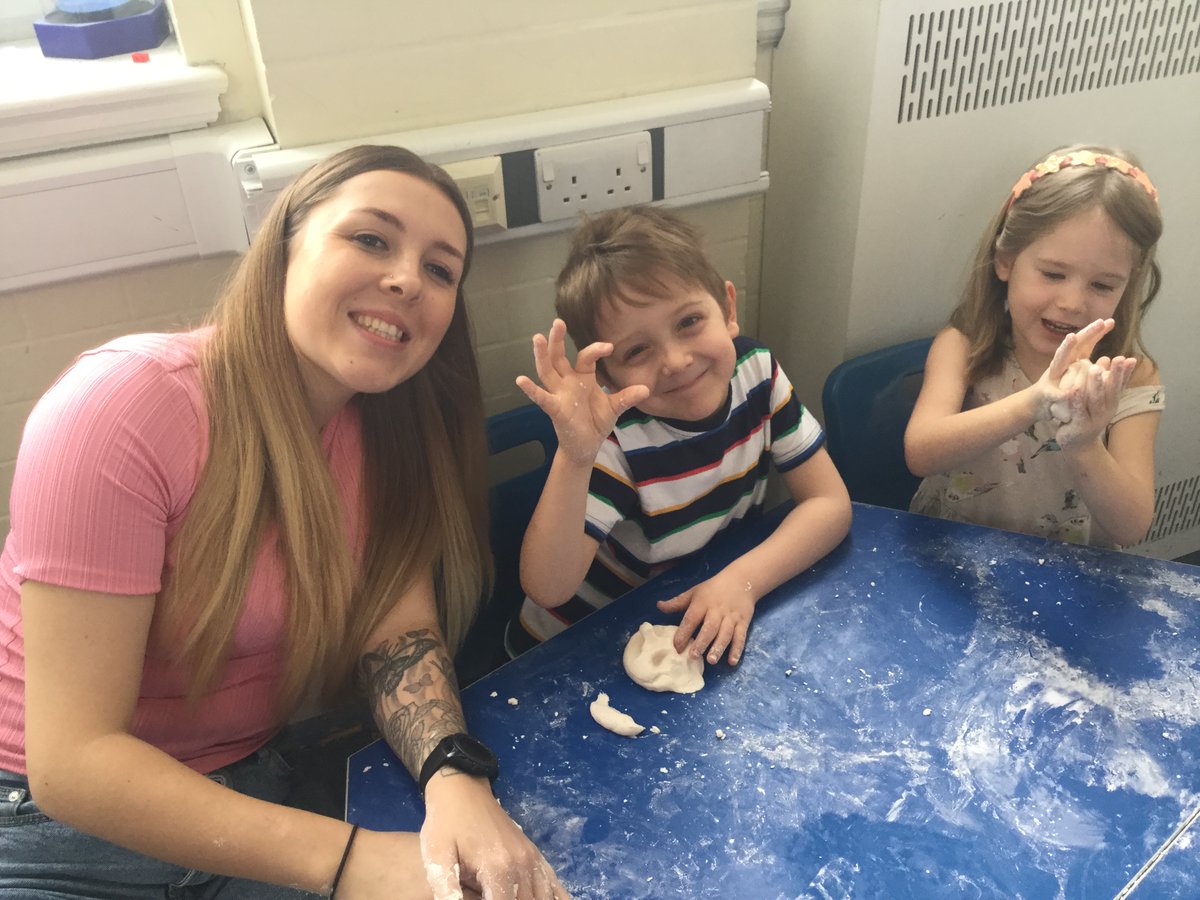 TootingPrimary's tweet photo. The staff and children at TPS, had a fantastic time celebrating #NationalAutismAwarenessWeek and diversity in our school community! The children took part in sensory circuits, ribbon decorating and Q&A sessions with members of our ASD Base Team! https://t.co/olweuOYIY2