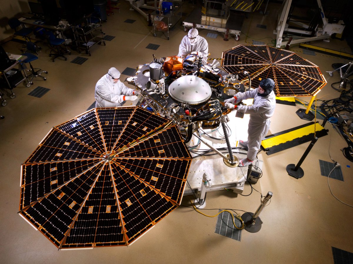 Inside the Cleanroom Where NASA’s New Mars Lander Waits to Launch 😉
opensea.io/collection/rem…

#NFT #nftcollector #NFTCommuty #NFTartist #NFTcollectibles #NFTdrop #NFTcollection #NFTs #nftart #opensea #Mars