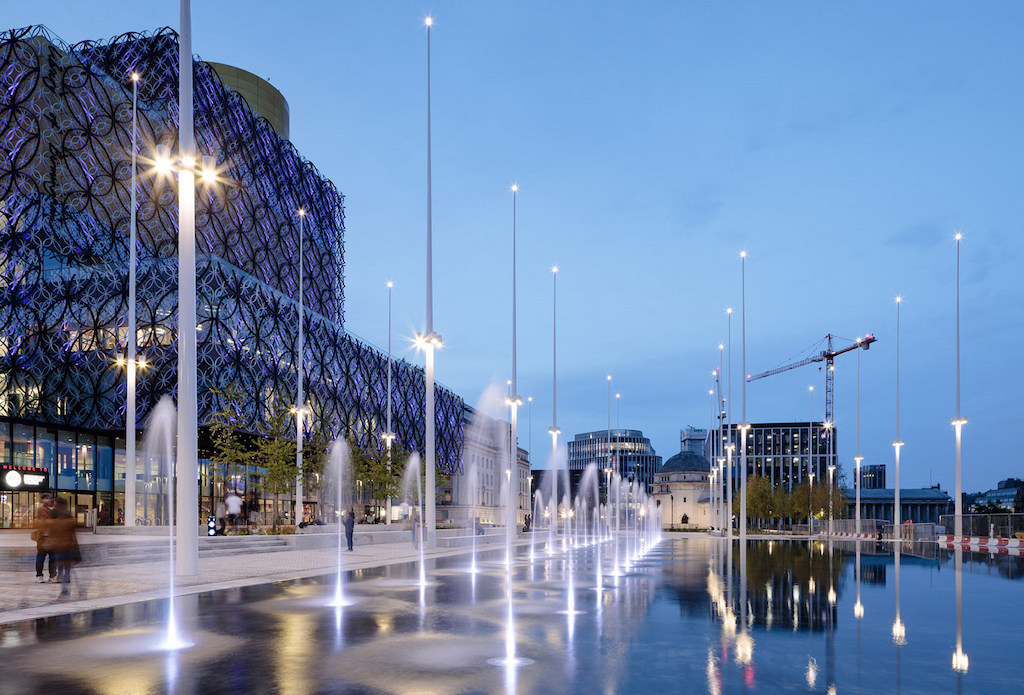 LABMmag's tweet image. Damian Donnelly from @CWMframework provides some essential guidance on the key selection criteria to consider when choosing a framework.
 labmonline.co.uk/features/choos…