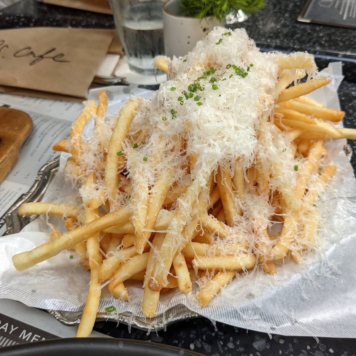 YasukosHomeCook's tweet photo. PSCafe. The place you can take photogenic pics in Singapore.
https://t.co/DzRo64Ppfn

#Singapore #cafe #singaporecafe https://t.co/yK3yZNbV7n