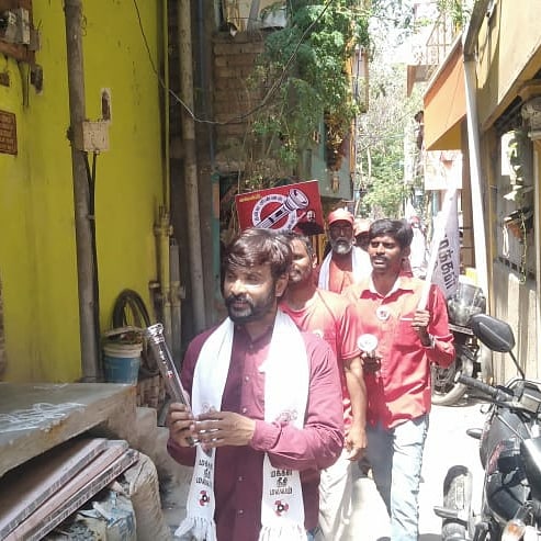 SnekanFC's tweet photo. தமிழகம் விற்பனைக்கு அல்ல, மீட்டெடுப்போம் நம் தாய் நாட்டை
.
மாற்றத்திற்கு வாக்களிப்பீர்  டார்ச்லைட் சின்னத்தில்
.
விருகம்பாக்கம் தொகுதி வெற்றி வேட்பாளர் கவிஞர் சினேகன்
.
#virugambakkam #virugambakkamformnm #voteforsnekam #votefornnm #snehan #supportmnm #voteforachange #torchlight https://t.co/Eq6e0yfCZw