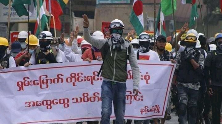 Nuw_Teth's tweet photo. In Namhkam, Shan state
Anti-Regime Movement and support abolishment of 2008 Constitution
📷 Kanbawza Tai news

#WhatsHappeningInMyanmar
#Apr1Coups https://t.co/P9IZ3xio5C