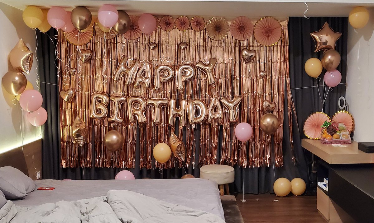 Maret sudah lewat, pandemi masih ada.