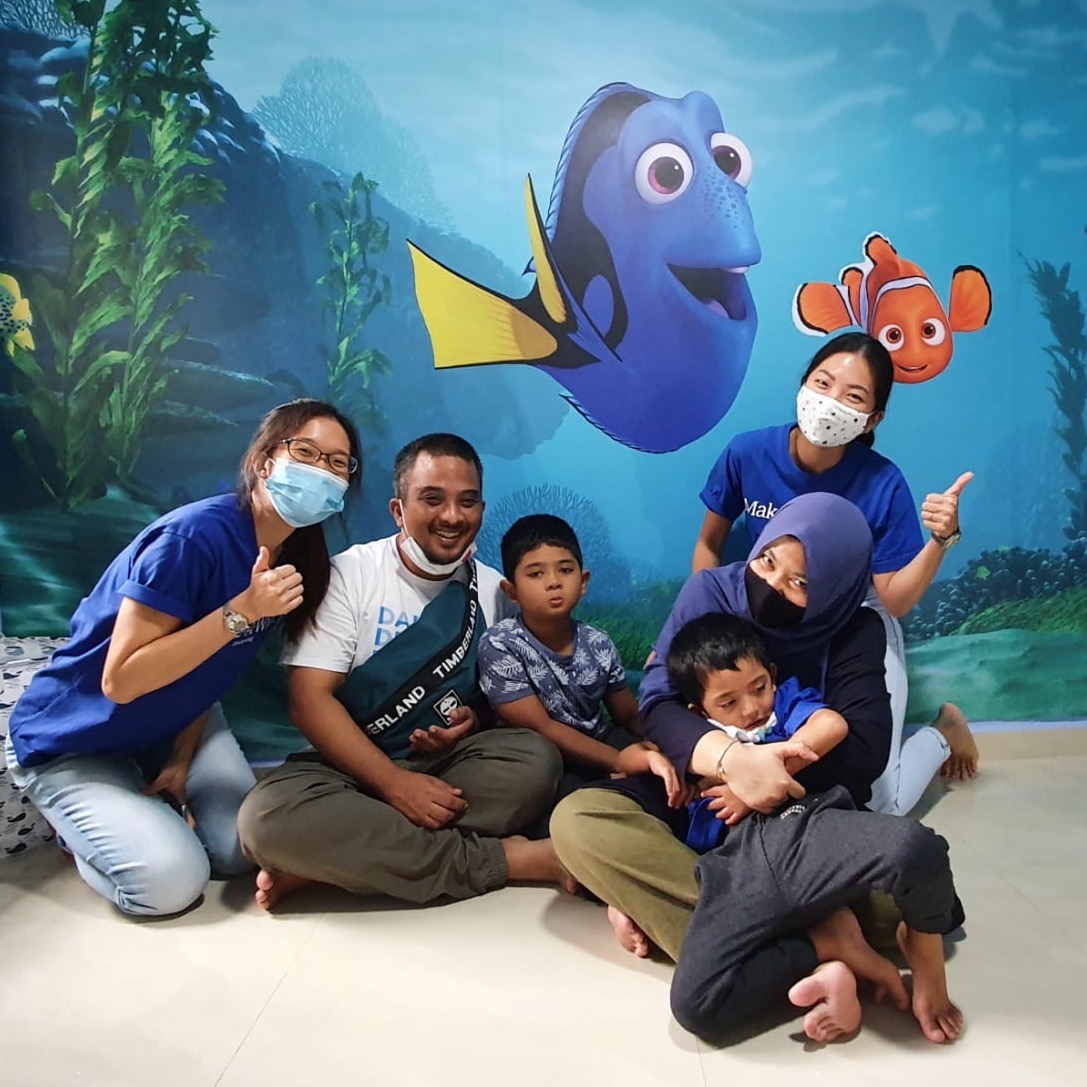 MakeAWishSG's tweet photo. As @findingdory's biggest fan, Aaffan wished for a room makeover featuring Dory. Aaffan was ecstatic to arrive home after surgery and see his new room. Everyday, Aaffan is reminded to "just keep swimming" and to never give up.
@DisneySingapore #MAWSG https://t.co/Nf3n1LHfZ4