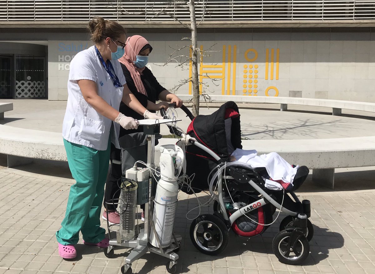 M_JoseMunozB's tweet photo. #PaseosQueCuran
Salida diaria con un paciente en UCIP @vallhebron 
Fundamental incorporar en esta rutina de paseos diarios a padres y hermanos para preparar el alta de pacientes complejos
#ProgramaSolSolet https://t.co/1m4IkVVzbt