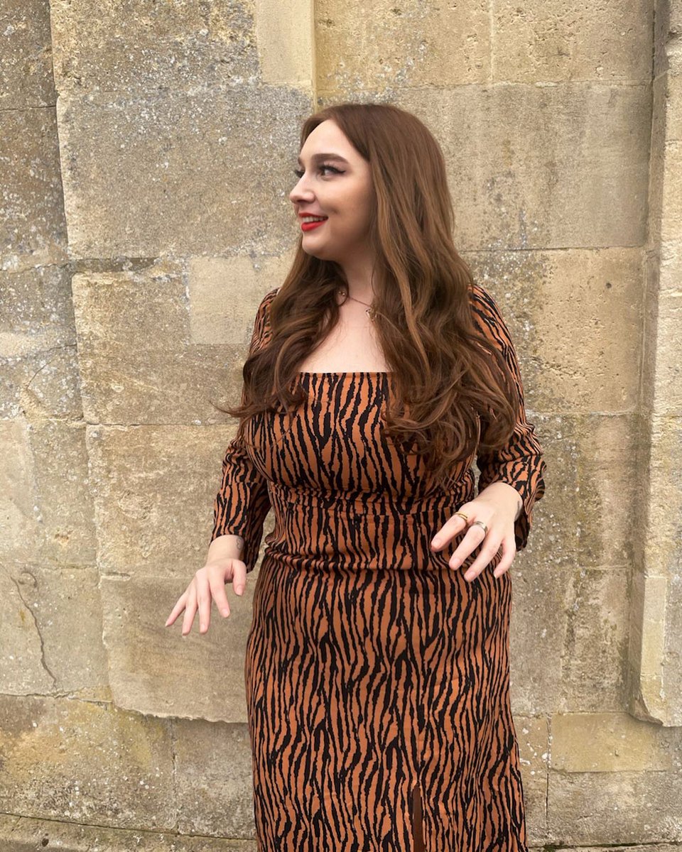 lhjfx's tweet photo. The dress I wore on ready steady cook last night is from missguided ✌🏼hope you all enjoyed the episode 🤍🫑🍅#babesofmissguided #ReadySteadyCook @RSCookTV #greenpepper #redtomato https://t.co/EEHlp0vrNV