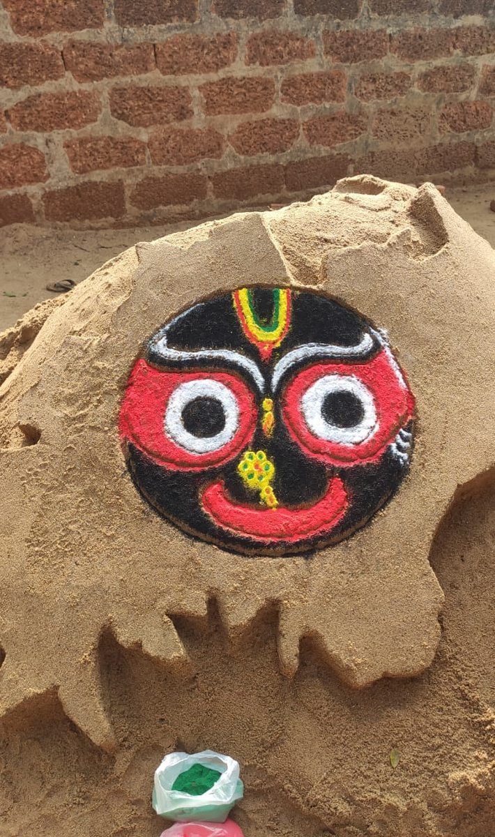 WCDOdisha's tweet image. On the auspicious occasion of #UtkalaDibasa2021, children of  LokNayak Club, #ChildCareInstitution, Banki carved out their imagination through beautiful #SandArt.

#ScenicSereneSublimeOdisha – The Soul of Incredible India
#BandeUtkalaJanani 
@MinistryWCD  @CMO_Odisha