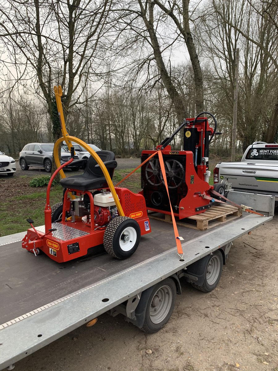 WellowGolfClub's tweet photo. Fantastic to take delivery of our new @Tru_Turf iron and Oxy-shot. Huge thanks to the Directors for their constant support. We even managed to get a photo of our Director and Club Captain inspecting the Iron! Thanks to Andy J and @HuntForestGroup for the great service ๐๐ป https://t.co/YaA4tnCUFc