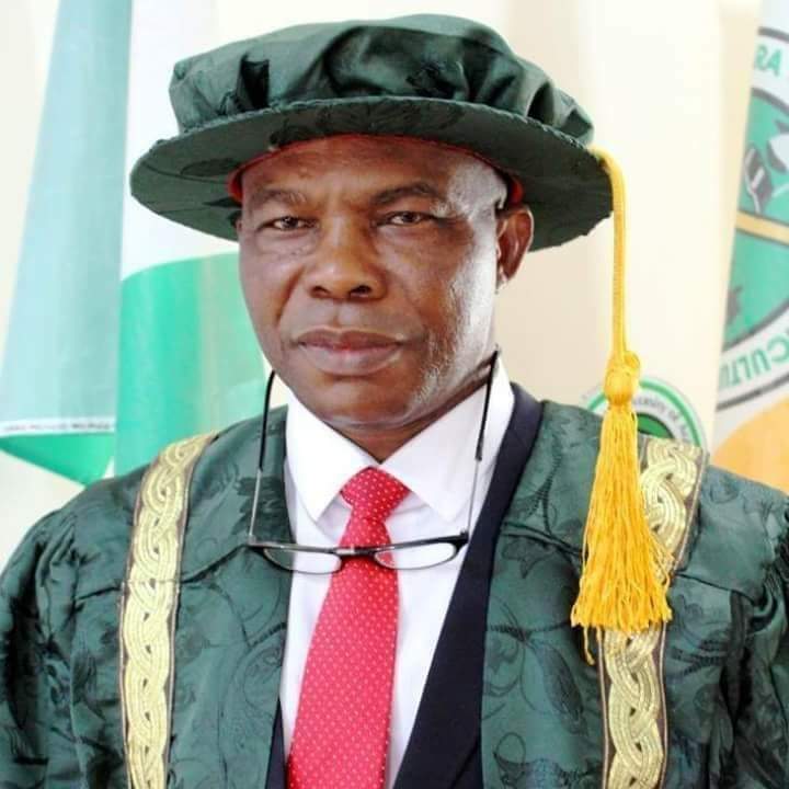MOUAU_VC's tweet photo. It is with a very heavy heart but with total submission to the will of God that I received the news of the unfortunate demise of my immediate boss and predecessor, Prof. Francis Ogbonnaya Otunta. I am in grief; the entire University is in grief. May we be consoled. https://t.co/egfUTVi8PH