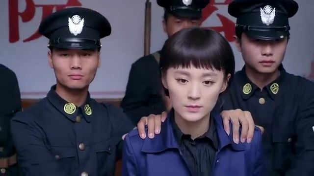 中国　女囚 国共内戦ドラマ《暗战在拂晓之前》2017  21-25集 ここから女主人公が逮捕されて女囚ものに。 李局長の手配により脱獄 このカラフルな電飾の電気椅子に座りたい https ...
