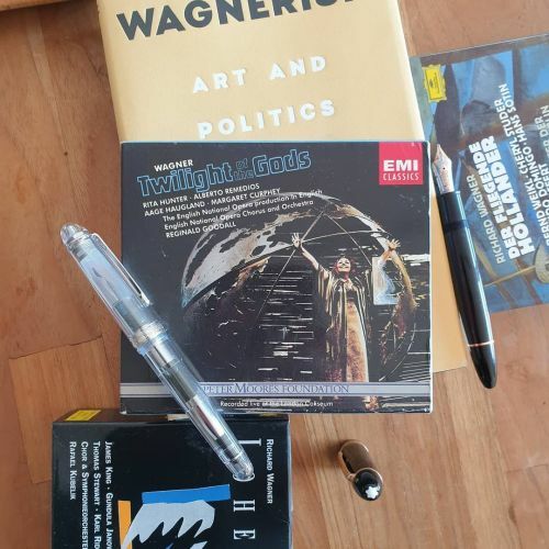 ClassicalCritic's tweet photo. #morninglistening to #Wagner’s #Götterdämmerung w/@E_N_O on #EMIclassics (now @ChandosRecords)

Amazon: https://t.co/4DoK2TBnQj

Works so well in English! W/fab, sloooow #ReginaldGoodall, #RitaHunter, #AlbertoRemedios et al.

#classicalMusic #classicalM… https://t.co/GxcAPJpEgb https://t.co/LMpU1alEkY